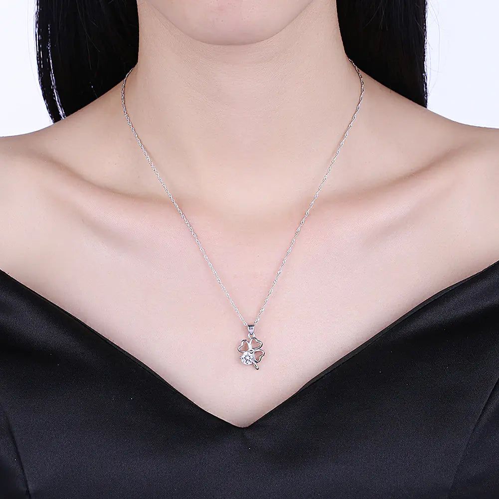 S925 Silver Clover Pendant Necklace with Quality Supply