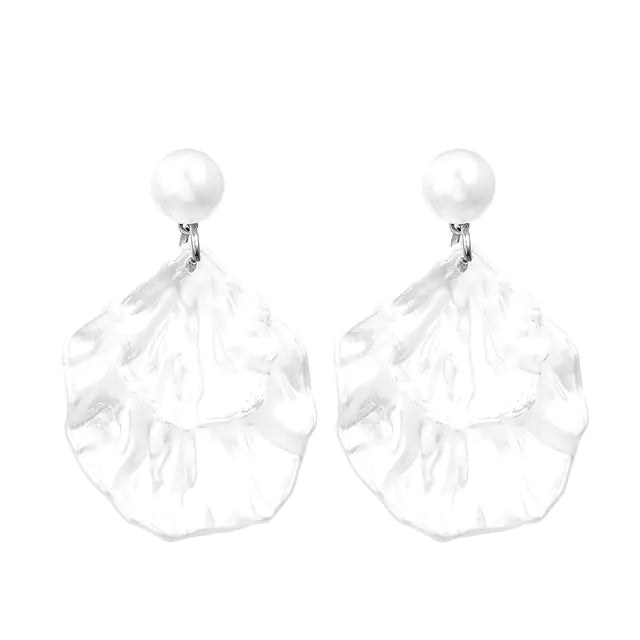 Stylish Women's Pearl Shell Drop Earrings - Trendy Design
